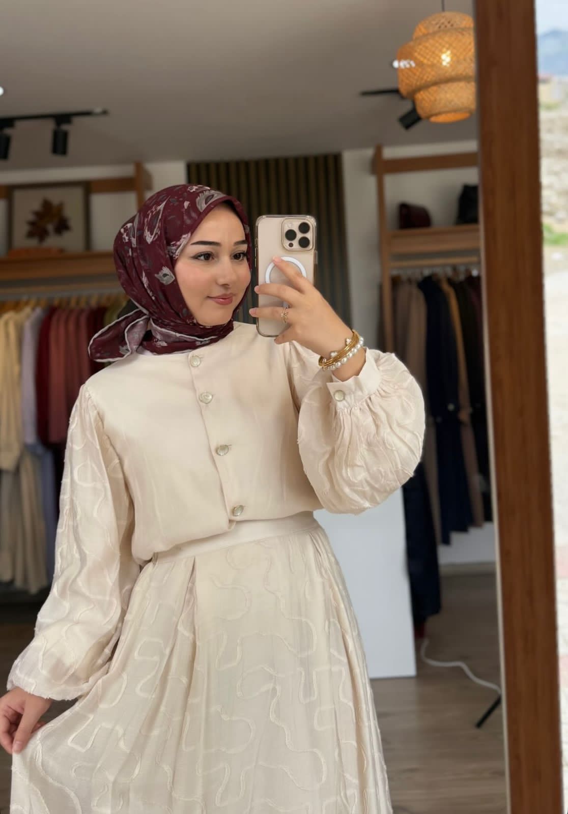 Durhasan Üniversiteli Bayan Escort Saadet