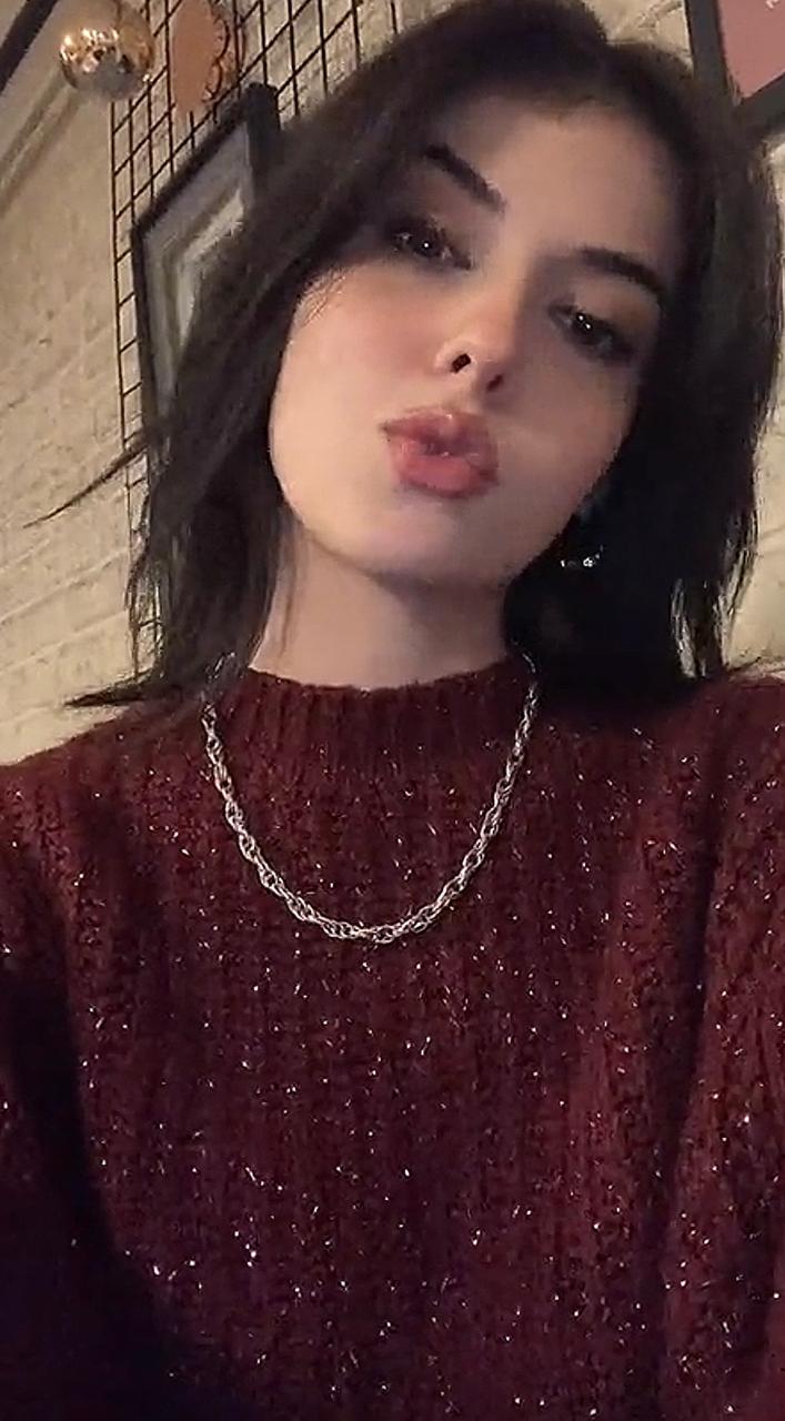 Yukarı Bahçelievler Elden Ödeme Escort Bayan Ayçin